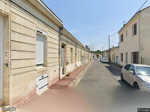 UNE MAISON À USAGE D'HABITATION