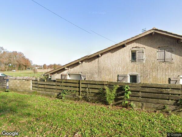 UNE MAISON À USAGE D'HABITATION