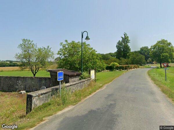 UNE GRANGE ET UN APPENTIS