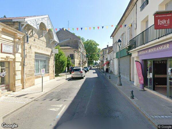 UN IMMEUBLE À USAGE D'HABITATION