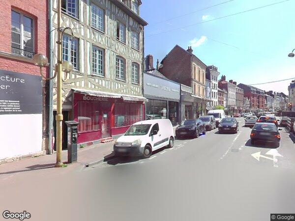 UN APPARTEMENT ET UN EMPLACEMENT DE PARKING