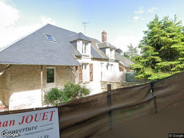 UN ENSEMBLE IMMOBILIER À USAGE D'HABITATION