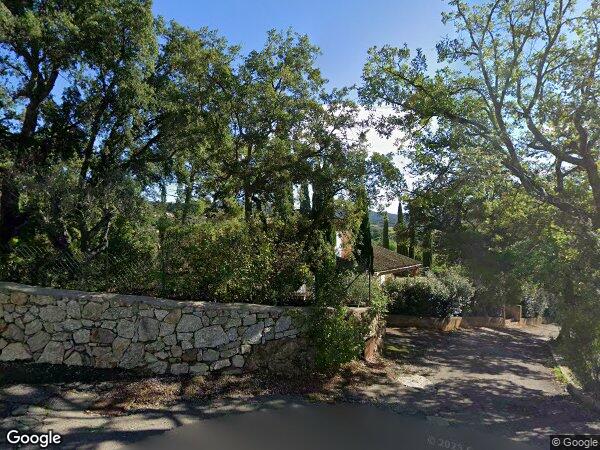 UNE MAISON À USAGE D'HABITATION