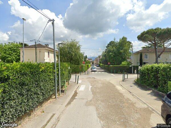 UN APPARTEMENT ET UNE CAVE