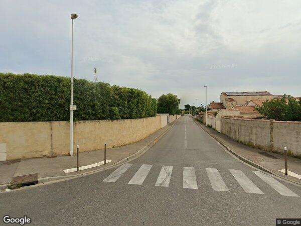 UNE MAISON À USAGE D'HABITATION