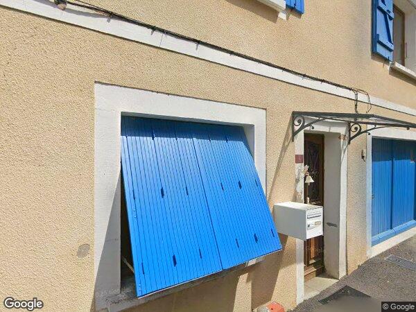 UNE MAISON D'HABITATION