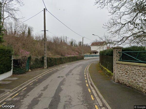 UNE MAISON D'HABITATION