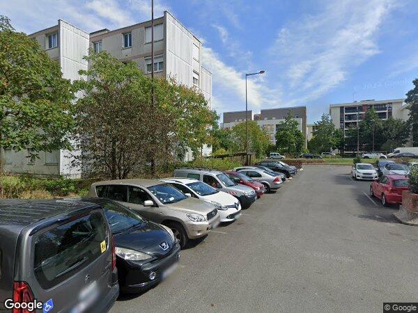 UN APPARTEMENT DE TYPE 4 PB ET UN PARKING