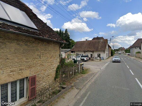UNE MAISON D'HABITATION