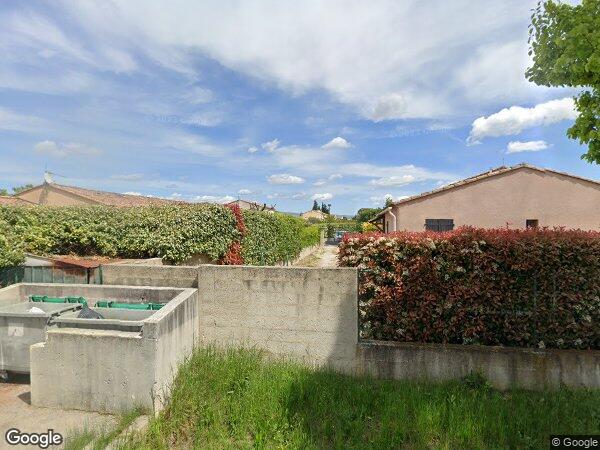 UN ENTREPÔT À USAGE ARTISANAL