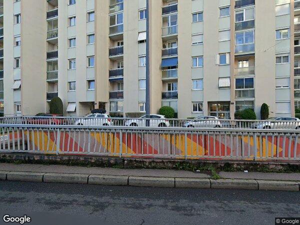 UN APPARTEMENT AVEC UN PARKING ET UNE CAVE