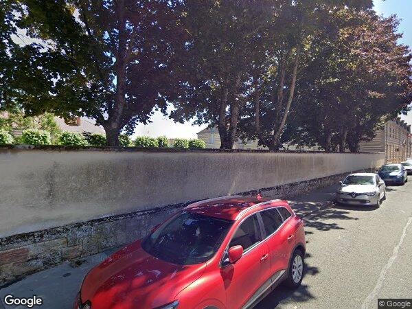 UNE MAISON D'HABITATION