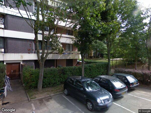 UN APPARTEMENT ET UN PARKING