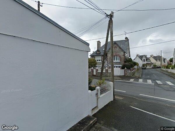 UN APPARTEMENT AVEC UNE CAVE ET UN GARAGE