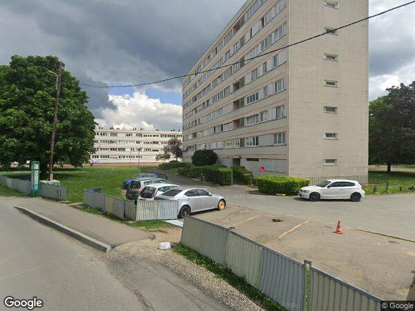 UN APPARTEMENT ET UN PARKING