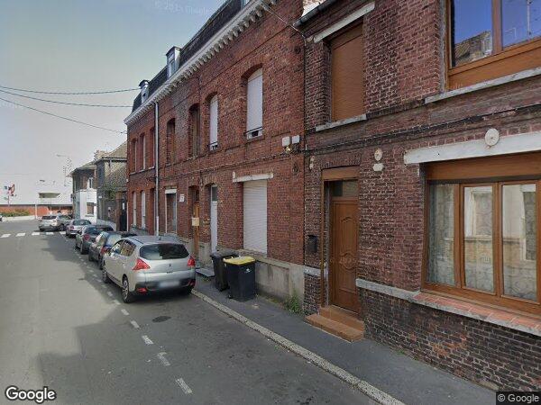 UNE MAISON À USAGE D'HABITATION