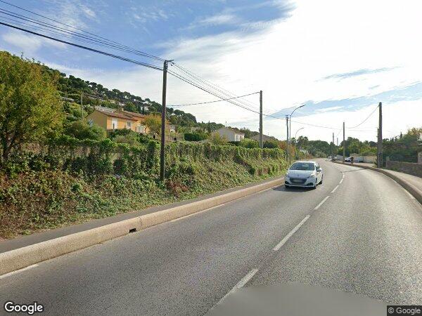 UNE MAISON À USAGE D'HABITATION