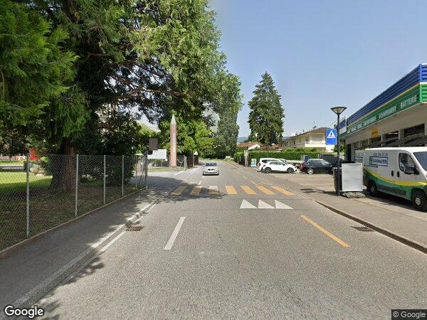 UN EMPLACEMENT DE STATIONNEMENT EXTÉRIEUR