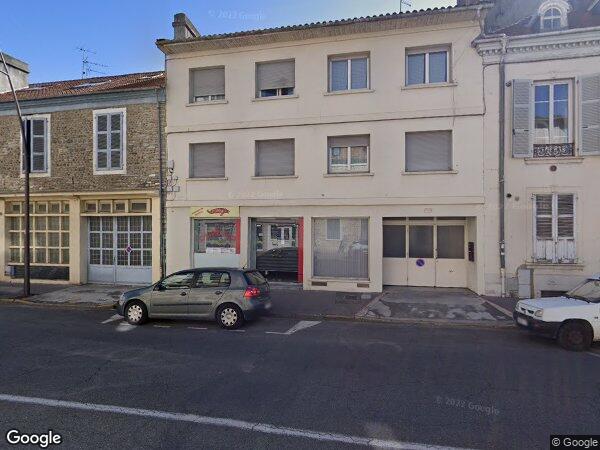 UN ENSEMBLE IMMOBILIER À USAGE COMMERCIAL ET D’HABITATION