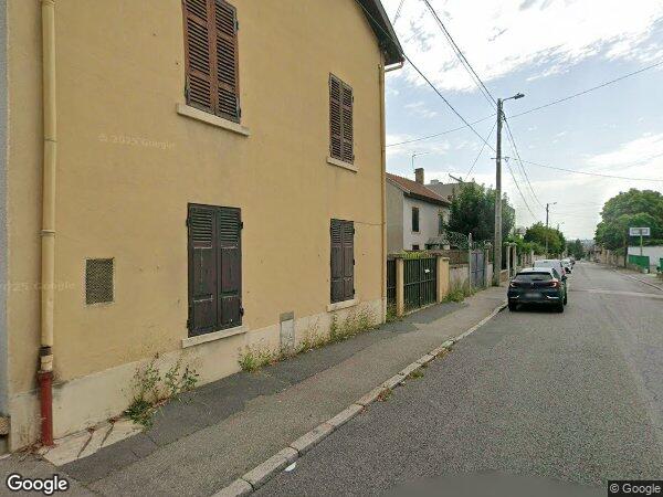 UN APPARTEMENT ET UNE CAVE