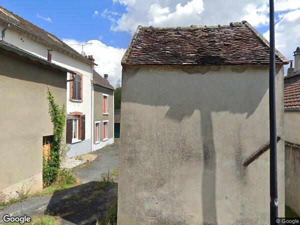 UNE MAISON INDIVIDUELLE À USAGE D'HABITATION