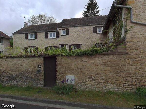 UNE MAISON À USAGE D’HABITATION
