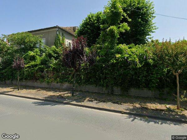 UNE MAISON À USAGE D'HABITATION