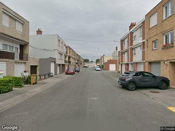 UN IMMEUBLE À USAGE D'HABITATION