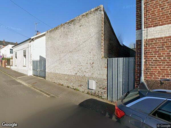 UNE MAISON À USAGE D'HABITATION