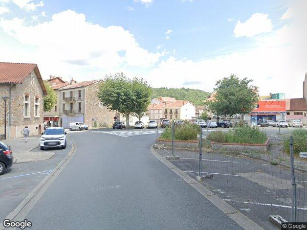 UNE MAISON D'HABITATION