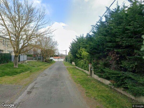 UNE MAISON À USAGE D'HABITATION DE TYPE F4