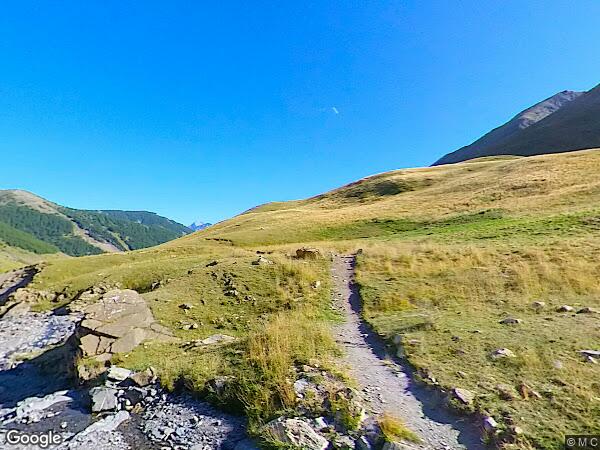 UN APPARTEMENT EN DUPLEX AVEC EMPLACEMENT DE PARKING