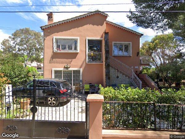 UNE MAISON À USAGE D’HABITATION