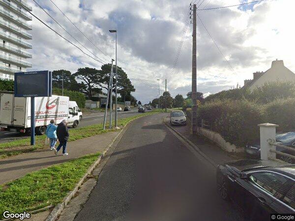 UNE PROPRIÉTÉ ET LES CONSTRUCTIONS Y ÉDIFIÉES