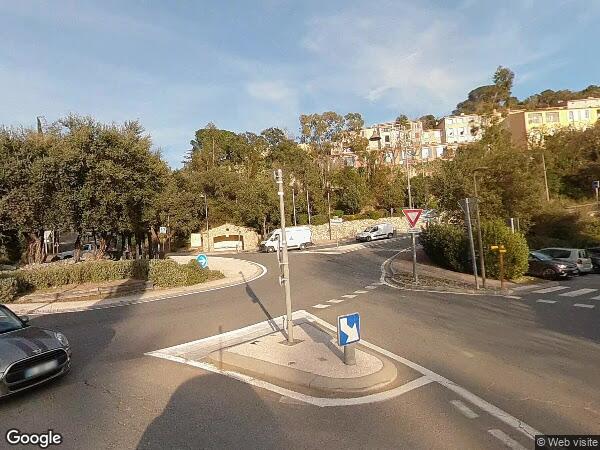 UNE MAISON D’HABITATION ET UNE PARCELLE DE TERRAIN