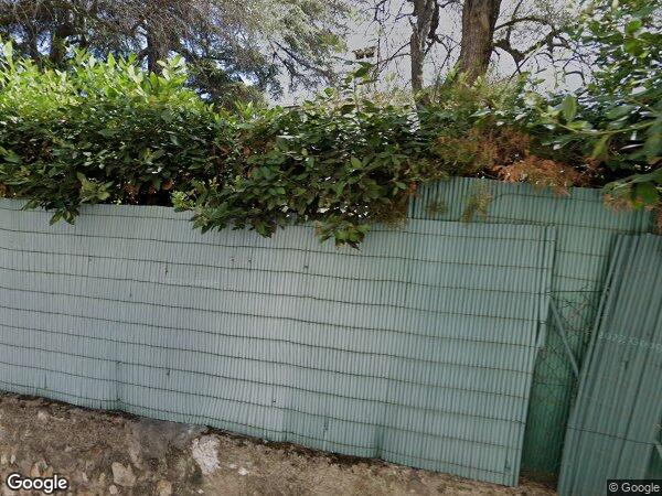 UN EMPLACEMENT DE PARKING NON COUVERT