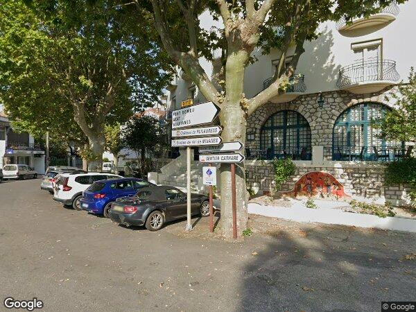 UN BÂTIMENT À USAGE D’ENTREPÔT COMMERCIAL