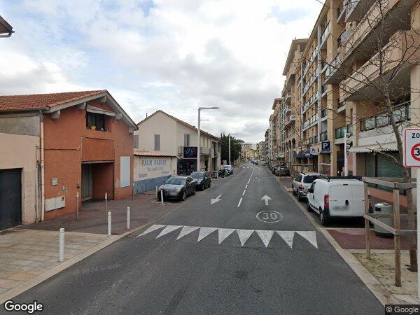 UN APPARTEMENT EN DUPLEX ET UN EMPLACEMENT DE VOITURE