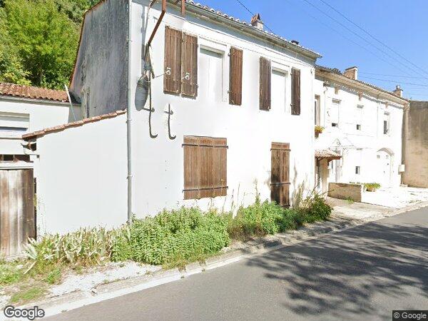 UNE MAISON D'HABITATION MITOYENNE