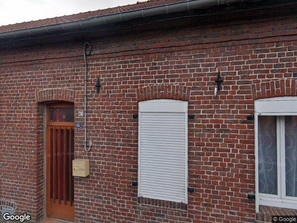 UNE MAISON À USAGE D'HABITATION