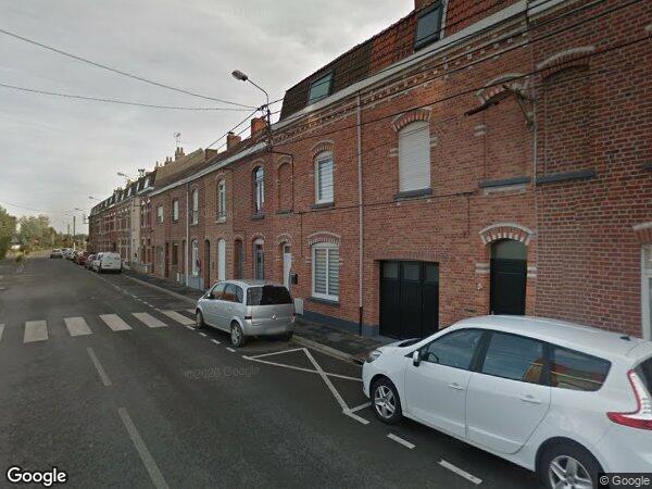 UNE MAISON À USAGE D'HABITATION