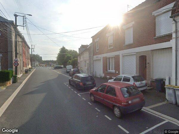 UNE MAISON À USAGE D'HABITATION