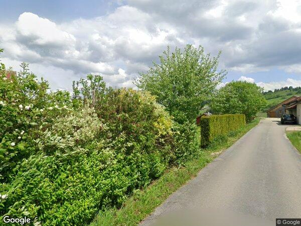 UNE MAISON MITOYENNE