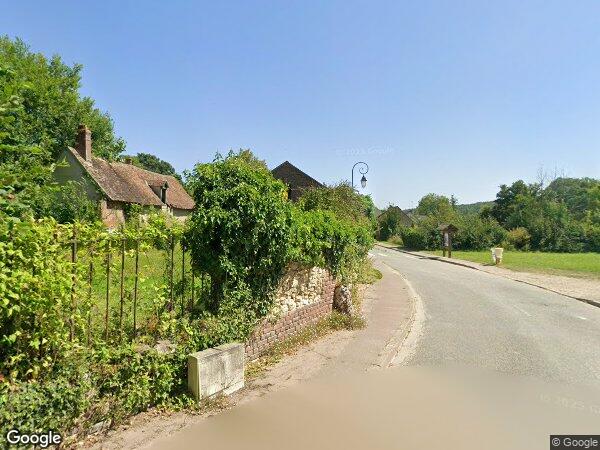 UN APPARTEMENT ET UNE CAVE
