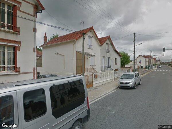 UNE MAISON À USAGE D'HABITATION