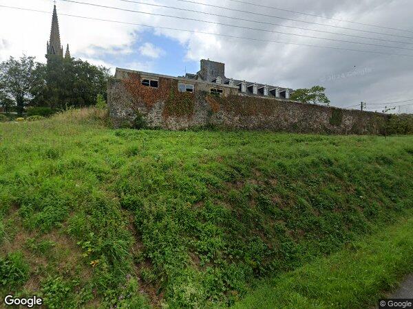 UNE MAISON ET TERRAIN