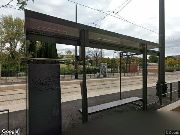 UN APPARTEMENT AVEC UNE CAVE