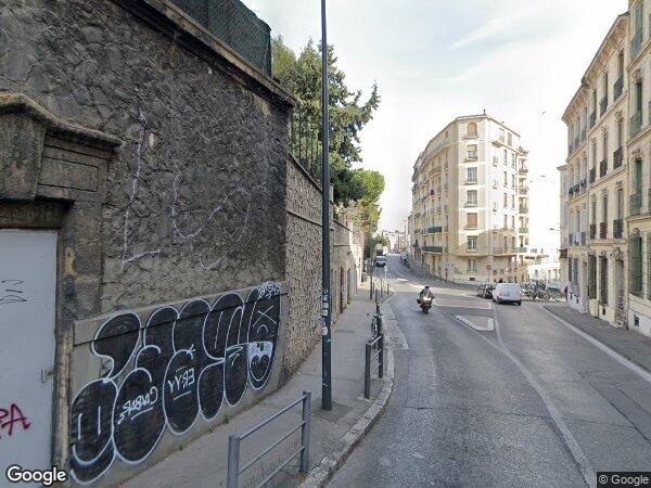 UN APPARTEMENT ET UNE CAVE