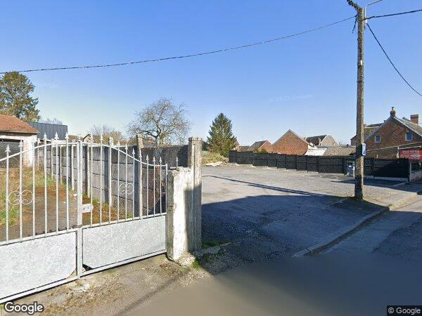 UNE MAISON À USAGE D'HABITATION