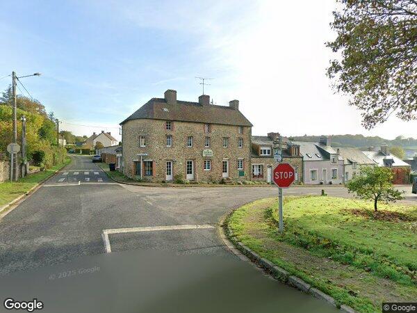 UNE MAISON À USAGE D'HABITATION